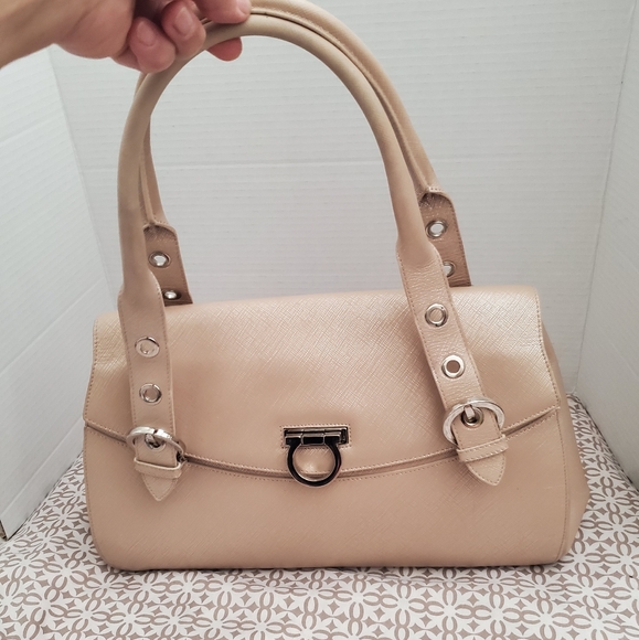 Salvatore Ferragamo Gancini Handbag. - Picture 1 of 16